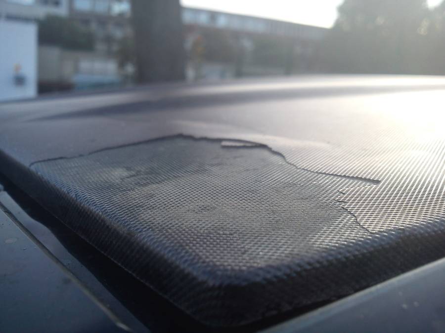 Defektes Plastikdach