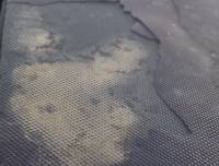  Defektes Plastikdach eines Pure