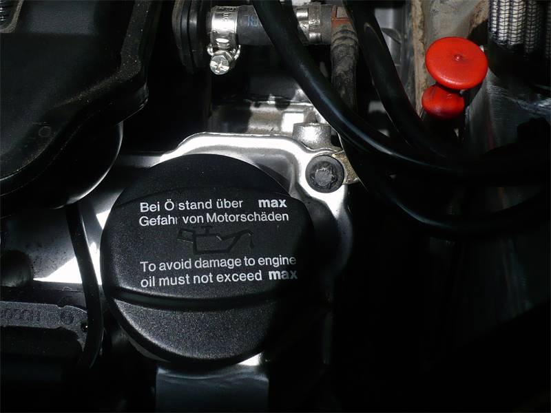 oeleinfuellstutzen.jpg